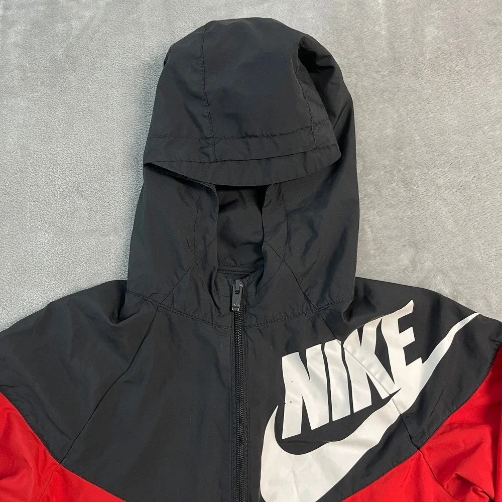 Nike kids windrunner